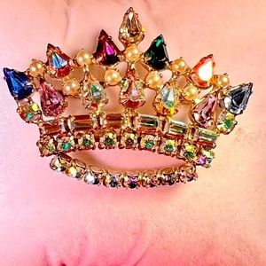 B. David Vintage Rhinestone Crown Brooch Silver Tone